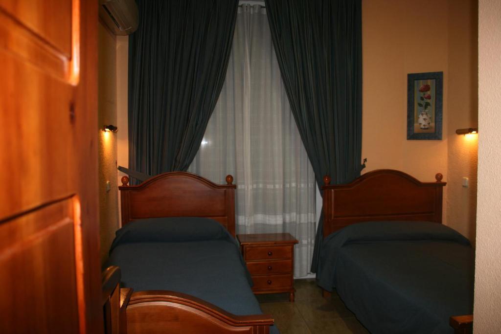 Hostal Playa 2 Madrid Room photo